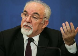 Vieira da Silva admite avaliar as regras do teletrabalho em vigor