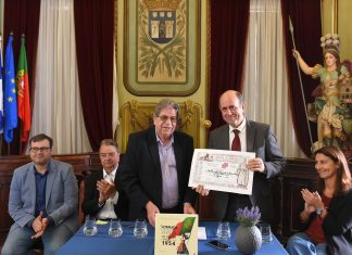 Salão Nobre recebeu lançamento de livro sobre folclore minhoto no Brasil