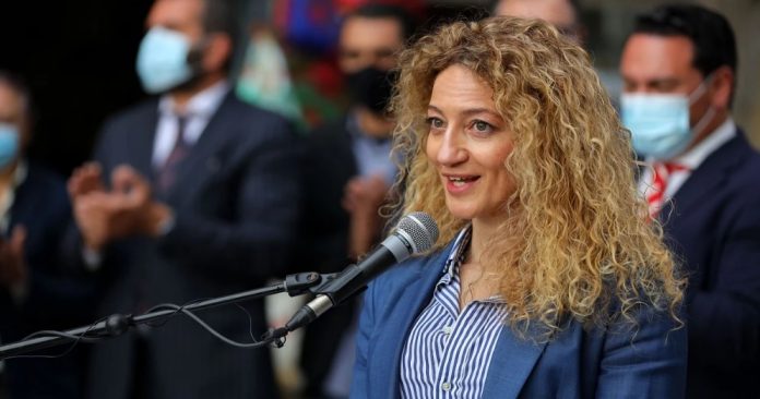 eugenia-santos-jenny-chega