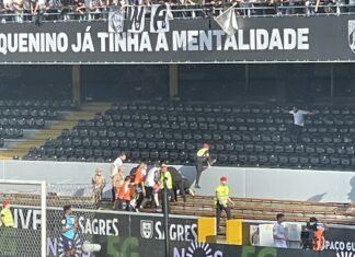 Adepto do Vitória SC que caiu da bancada está fora de perigo