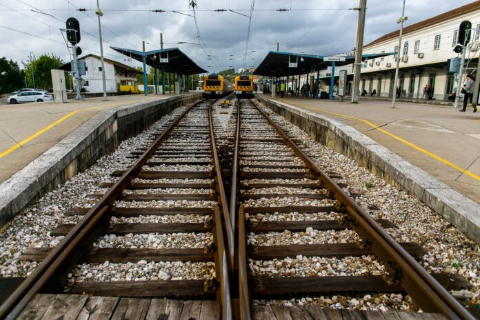 Estação de Nine Comboio