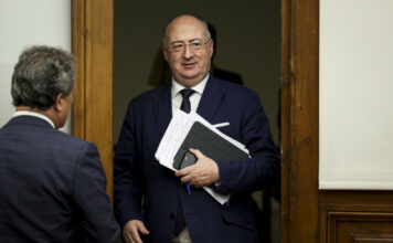 Ministro da Agricultura defende instalação de projetos eólicos e solares em solos sem aptidão agrícola