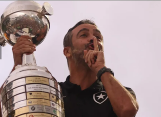 Multidão celebra o Botafogo no Rio após conquista histórica da Libertadores