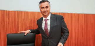 Ministro revela que há mil horários nas escolas sem professores atribuídos