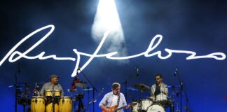 Noite Branca de Braga celebra-se com música, e nem a chuva travou multidão