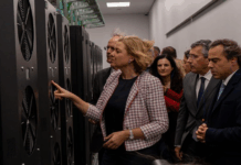 Vice-Presidente da Comissão Europeia Visita Supercomputador Deucalion em Guimarães