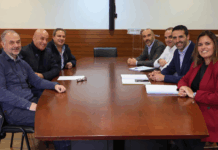 Executivo Municipal reúne com direção do Agrupamento de Escolas Vieira de Araújo