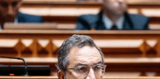 Deputado de Braga questiona Governo sobre atrasos nos registos