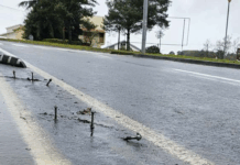 Parafusos expostos na ciclovia de Fraião levantam preocupações de segurança