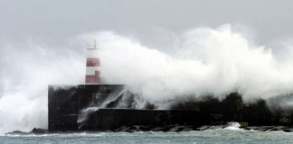 Litoral do Minho sob aviso vermelho até às 21:00 devido a mar agitado