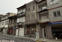 Derrocada em edifício no centro de Braga interdita rua e desalojou idosa