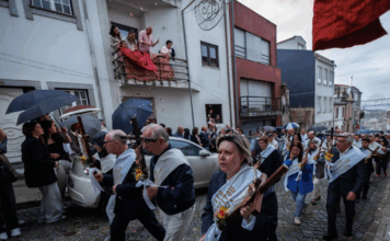 Tradição da Cónega volta a sair à rua e reúne centenas no centro de Braga