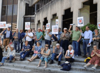 Reformados protestam em Braga e exigem aumento urgente das pensões