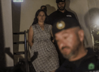 Pais franceses ficam em prisão preventiva após abandonarem filhos em Portugal