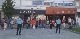 Montenegro recebido com protesto sindical à entrada do Theatro Circo em Braga
