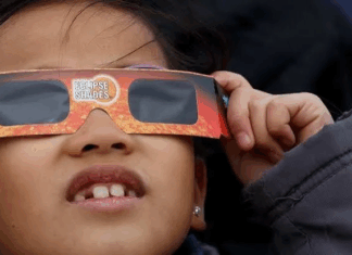 Eclipse solar de 12 de agosto: já pode reservar gratuitamente os óculos certificados para assistir em segurança