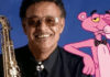Morre Plas Johnson, o saxofonista que eternizou o tema de “A Pantera Cor-de-Rosa”