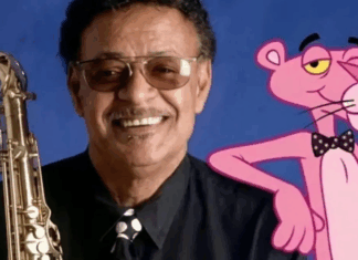 Morre Plas Johnson, o saxofonista que eternizou o tema de “A Pantera Cor-de-Rosa”