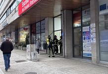 Foco de incêndio num apartamento mobiliza bombeiros e PSP na Rua do Caires, em Braga