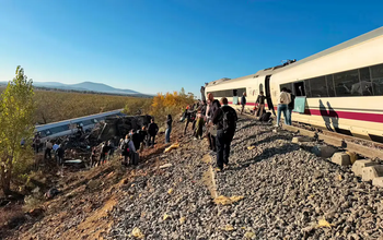 Tragédia ferroviária em Espanha: famílias procuram desaparecidos e número de mortos sobe para 68