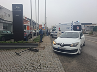 Colisão entre carro e trotineta deixa homem ferido em Braga