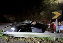 Queda de pedra provoca acidente com Porsche na estrada do Bom Jesus e faz um ferido