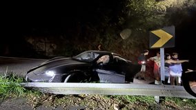 Queda de pedra provoca acidente com Porsche na estrada do Bom Jesus e faz um ferido