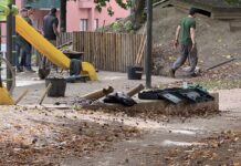 Município de Braga já está a reparar parque infantil da Praça do Bocage após degradação da vedação